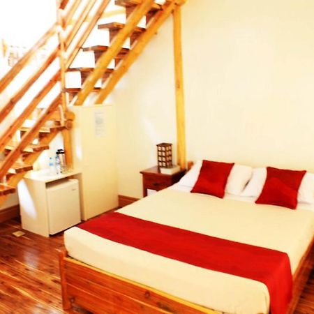 Palo Alto Bed & Breakfast Puerto Princesa Habitación foto